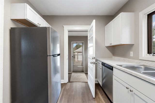 140 Moore Street, Jackson, MI 49203