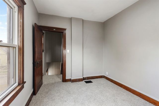 140 Moore Street, Jackson, MI 49203