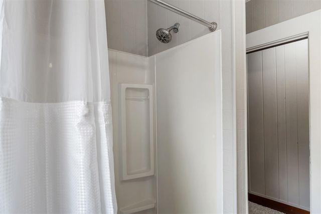 140 Moore Street, Jackson, MI 49203