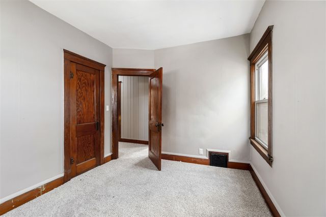 140 Moore Street, Jackson, MI 49203