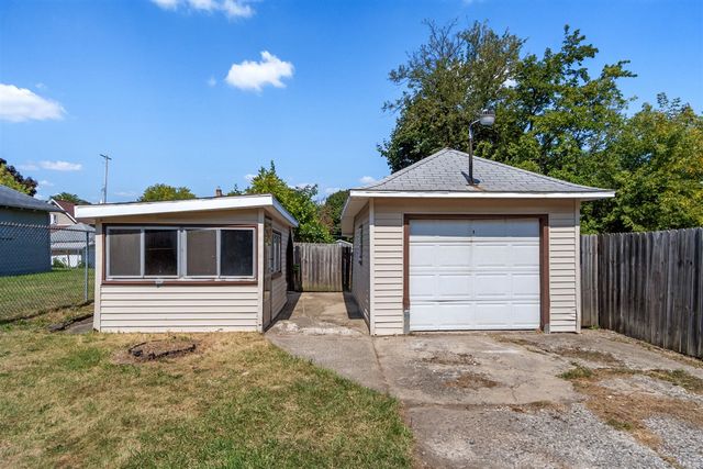 140 Moore Street, Jackson, MI 49203