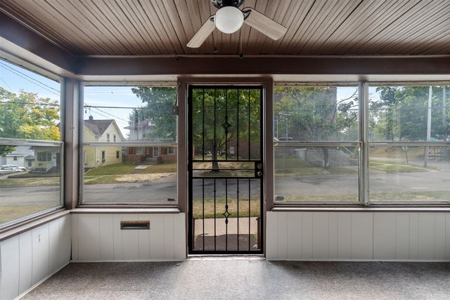 140 Moore Street, Jackson, MI 49203