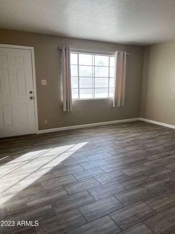 8638 N 8th Street, Phoenix, AZ 85020