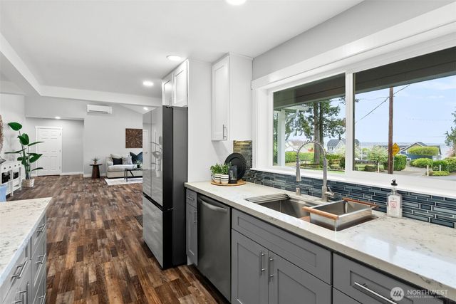 3021 Marine Drive, Bremerton, WA 98312