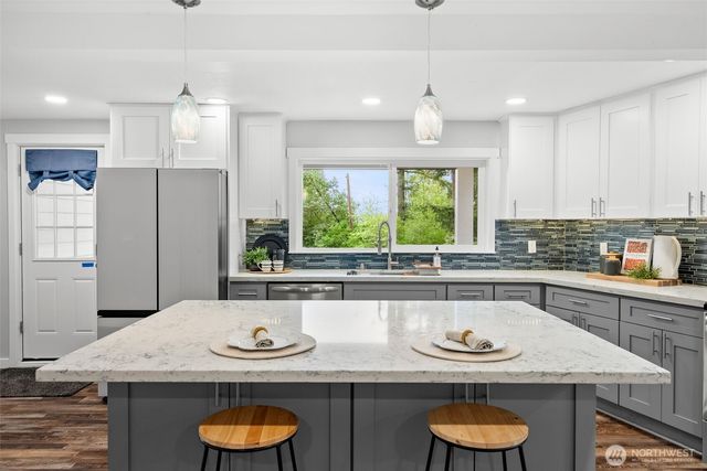 3021 Marine Drive, Bremerton, WA 98312