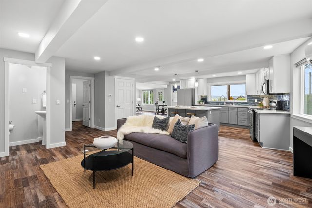 3021 Marine Drive, Bremerton, WA 98312