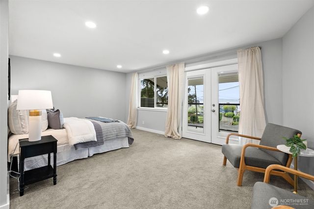 3021 Marine Drive, Bremerton, WA 98312