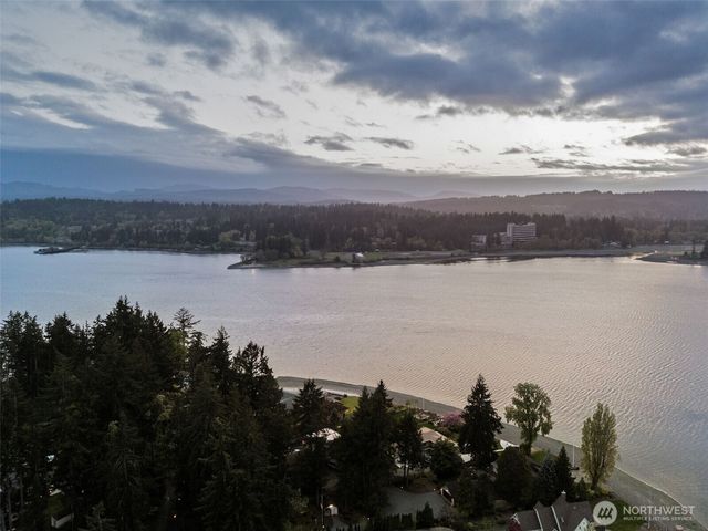 3021 Marine Drive, Bremerton, WA 98312