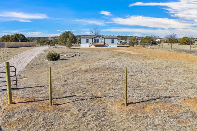 182 Paradise Meadow Loop, Edgewood, NM 87015