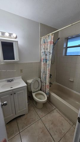 9375 SW 40th Ter 211, Miami, FL 33165