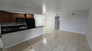 9375 SW 40th Ter 211, Miami, FL 33165