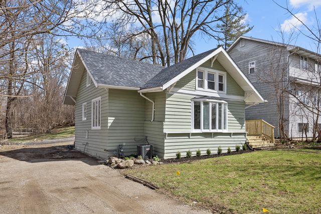 38169 N 3rd Avenue, Spring Grove, IL 60081