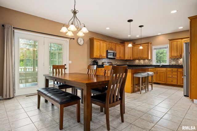 5912 W WOODBRIDGE Place, Peoria, IL 61615