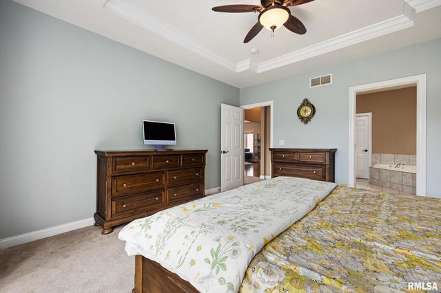 5912 W WOODBRIDGE Place, Peoria, IL 61615