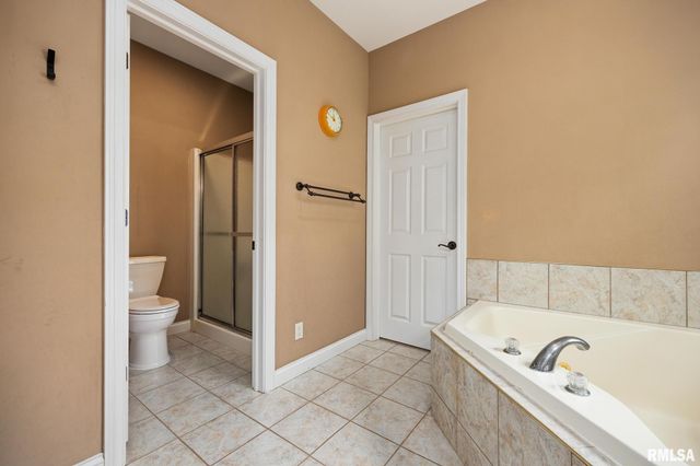 5912 W WOODBRIDGE Place, Peoria, IL 61615