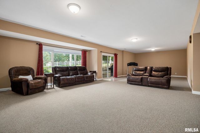 5912 W WOODBRIDGE Place, Peoria, IL 61615