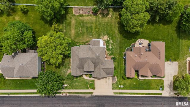 5912 W WOODBRIDGE Place, Peoria, IL 61615