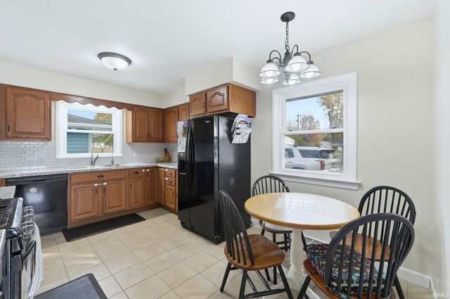 3706 Knoll Road, Fort Wayne, IN 46809