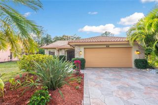 241 ST JAMES WAY, Naples, FL 34104