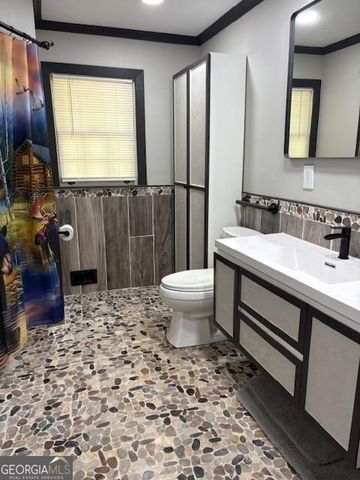 462 Dogwood Drive NW, Lilburn, GA 30047
