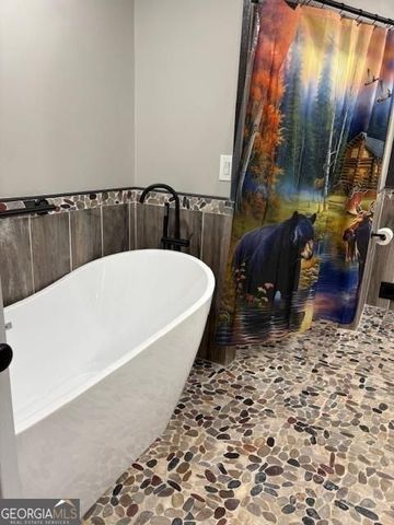 462 Dogwood Drive NW, Lilburn, GA 30047