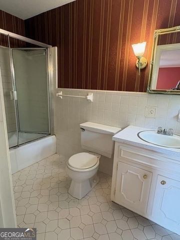 462 Dogwood Drive NW, Lilburn, GA 30047
