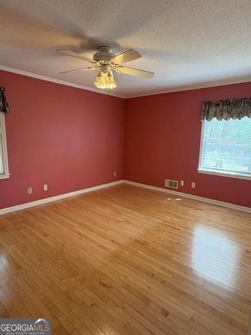462 Dogwood Drive NW, Lilburn, GA 30047