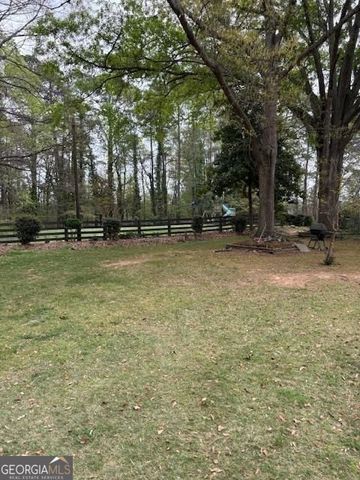 462 Dogwood Drive NW, Lilburn, GA 30047