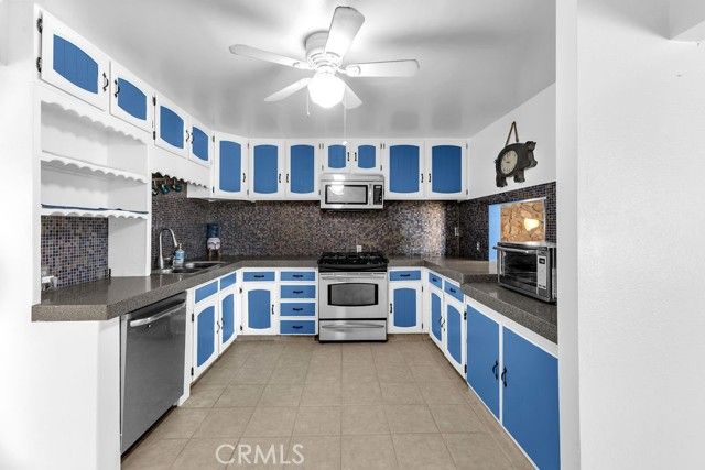 1998 Cambria Avenue, Landers, CA 92285