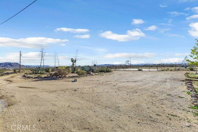 1998 Cambria Avenue, Landers, CA 92285