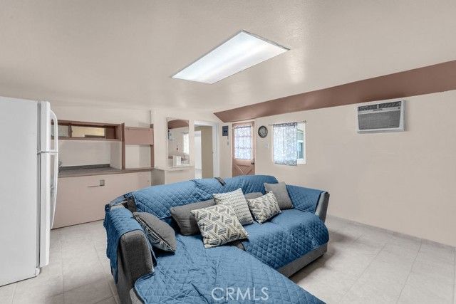 1998 Cambria Avenue, Landers, CA 92285