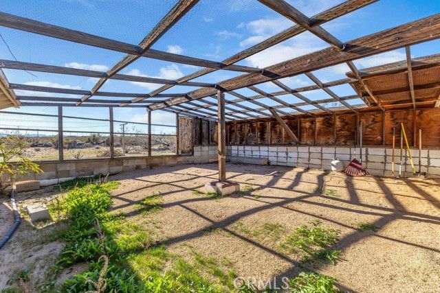 1998 Cambria Avenue, Landers, CA 92285