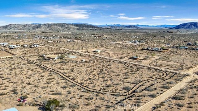 1998 Cambria Avenue, Landers, CA 92285