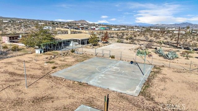 1998 Cambria Avenue, Landers, CA 92285