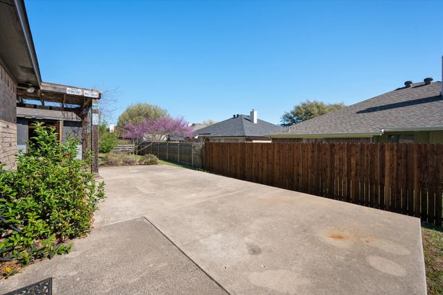 955 Behrens Court, Crowley, TX 76036