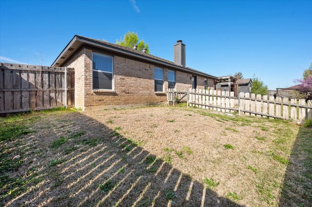 955 Behrens Court, Crowley, TX 76036