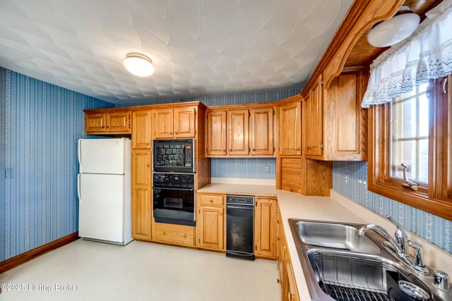 101 Highland Dr, Bardstown, KY 40004