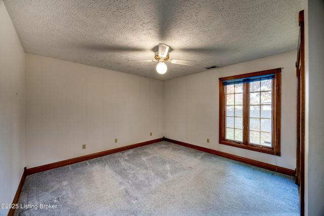 101 Highland Dr, Bardstown, KY 40004