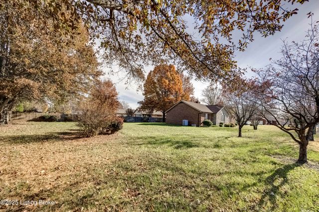 101 Highland Dr, Bardstown, KY 40004