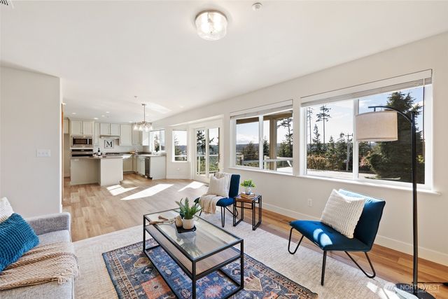 2255 Aviator Lane, Oak Harbor, WA 98277