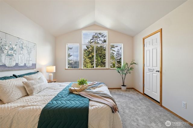 2255 Aviator Lane, Oak Harbor, WA 98277