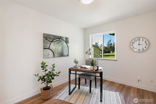 2255 Aviator Lane, Oak Harbor, WA 98277