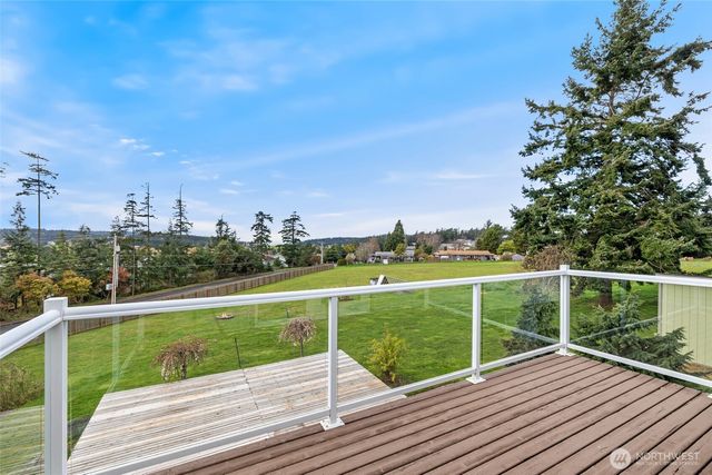 2255 Aviator Lane, Oak Harbor, WA 98277