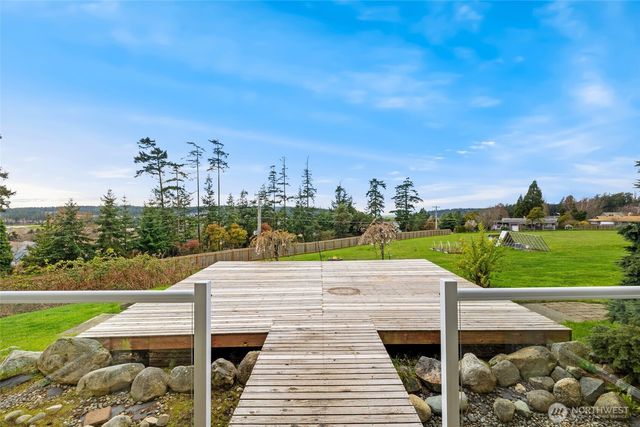 2255 Aviator Lane, Oak Harbor, WA 98277