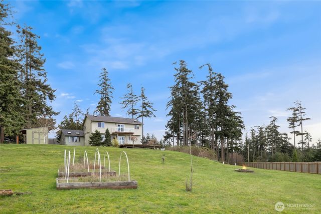 2255 Aviator Lane, Oak Harbor, WA 98277