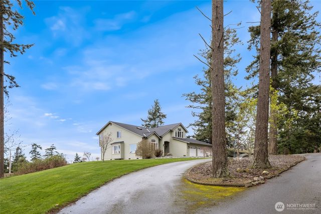 2255 Aviator Lane, Oak Harbor, WA 98277
