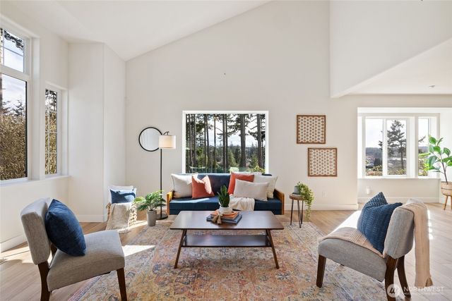 2255 Aviator Lane, Oak Harbor, WA 98277