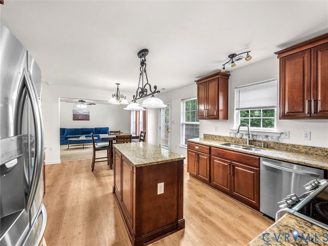 13207 Abbeydale Dr, Chesterfield, VA 23831