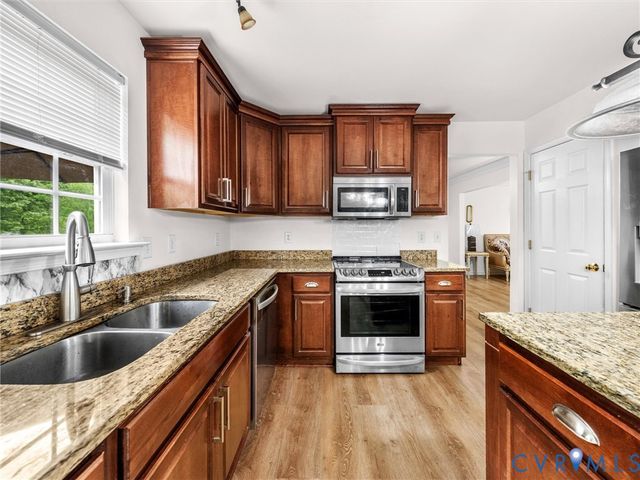 13207 Abbeydale Dr, Chesterfield, VA 23831