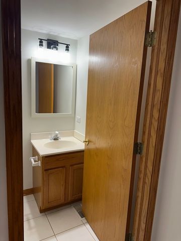 9529 Minnick Avenue 1S, Oak Lawn, IL 60453